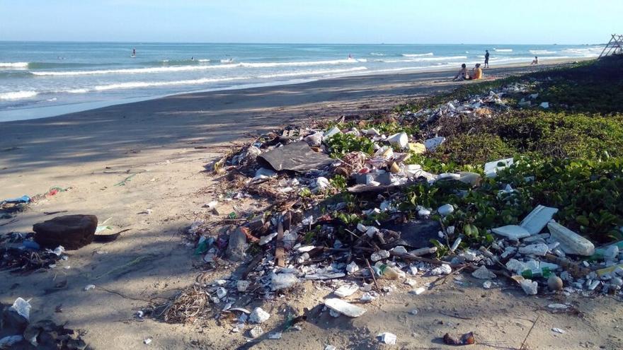 Campaña de apadrinamiento para eliminar «basuraleza» en espacios naturales