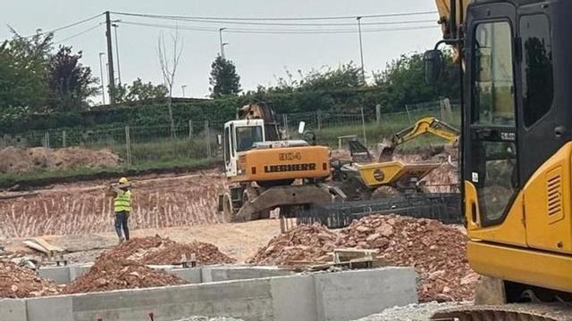 Obras para una nave en el polígono de Bobes. | J. A. O.