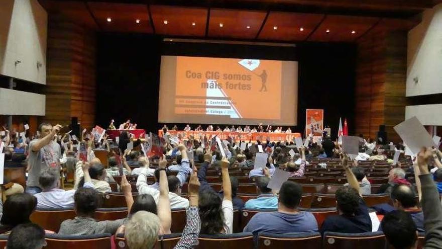 Asistentes al VII Congreso Nacional de la CIG, ayer, en Santiago.