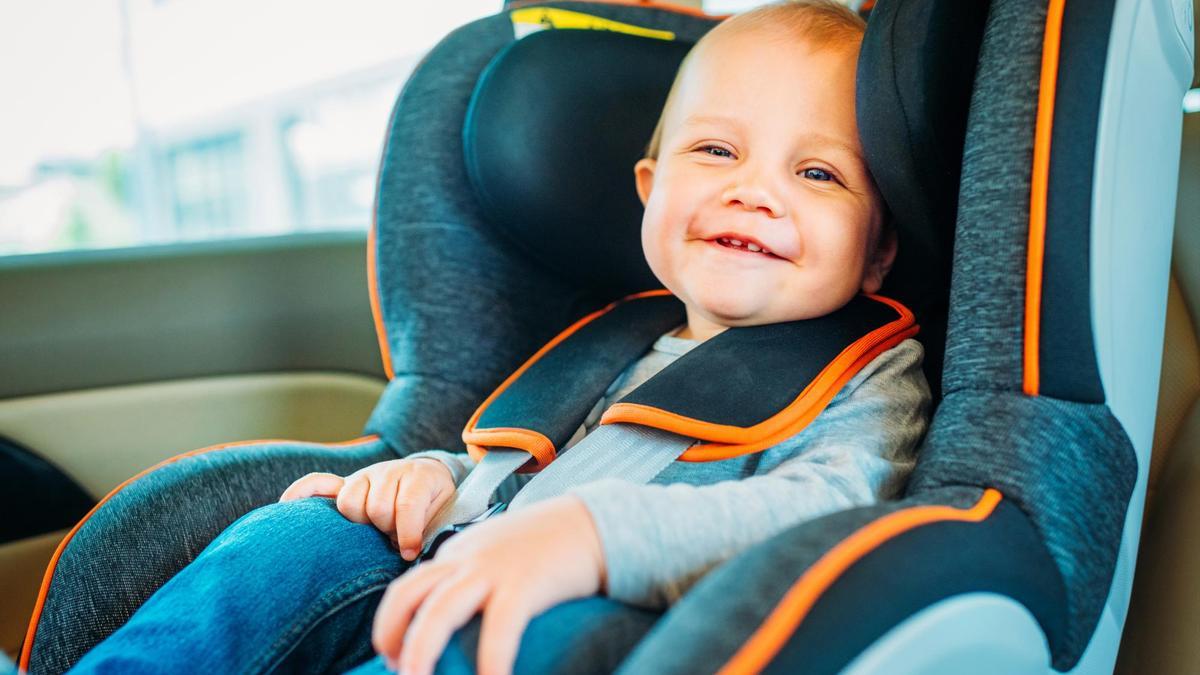 La DGT ha cambiado la normativa de las sillas para bebés y esto es lo que debes saber