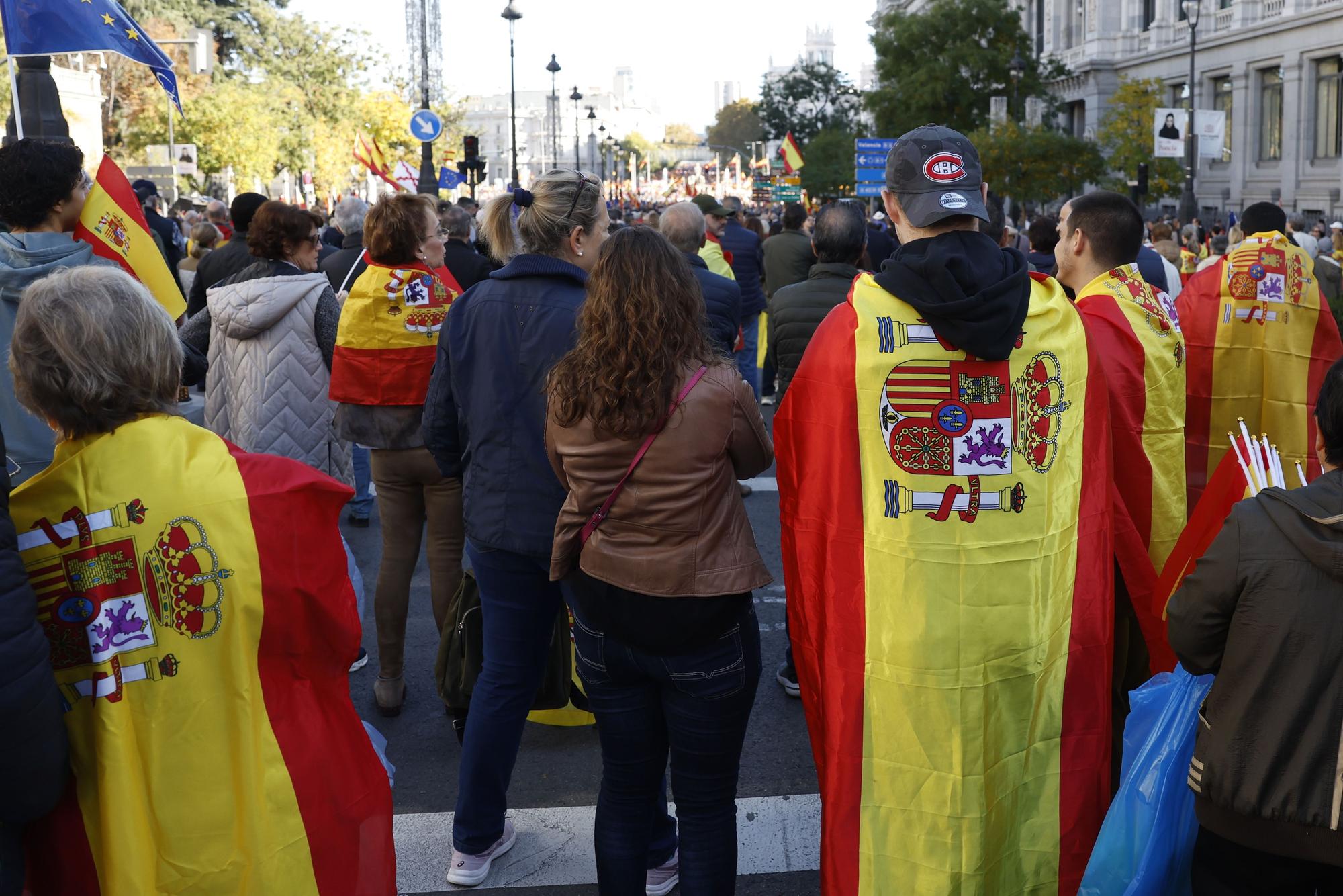 Manifestación multitudinaria contra la amnistía en la Plaza de Cibeles de Madrid