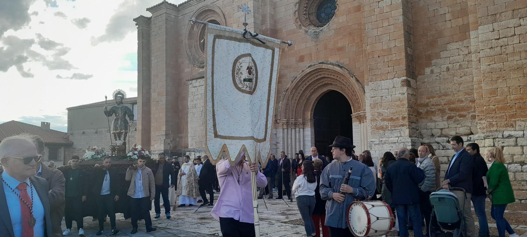 GALERÍA | Agricultores y devotos participan en la procesión de San Isidro Labrador en Toro