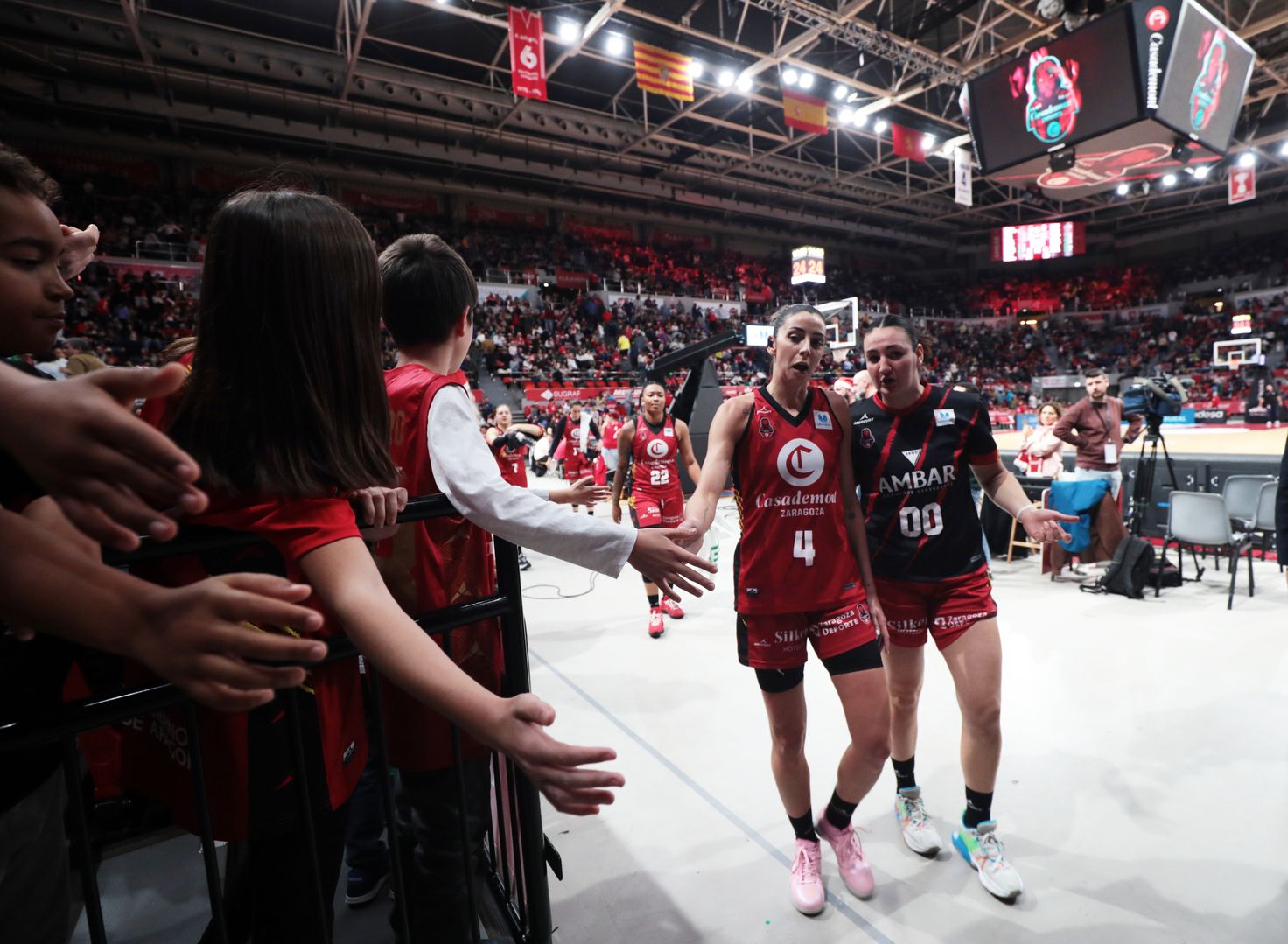 En imágenes | El Casademont cae ante el Valencia Basket en un Príncipe Felipe entregado