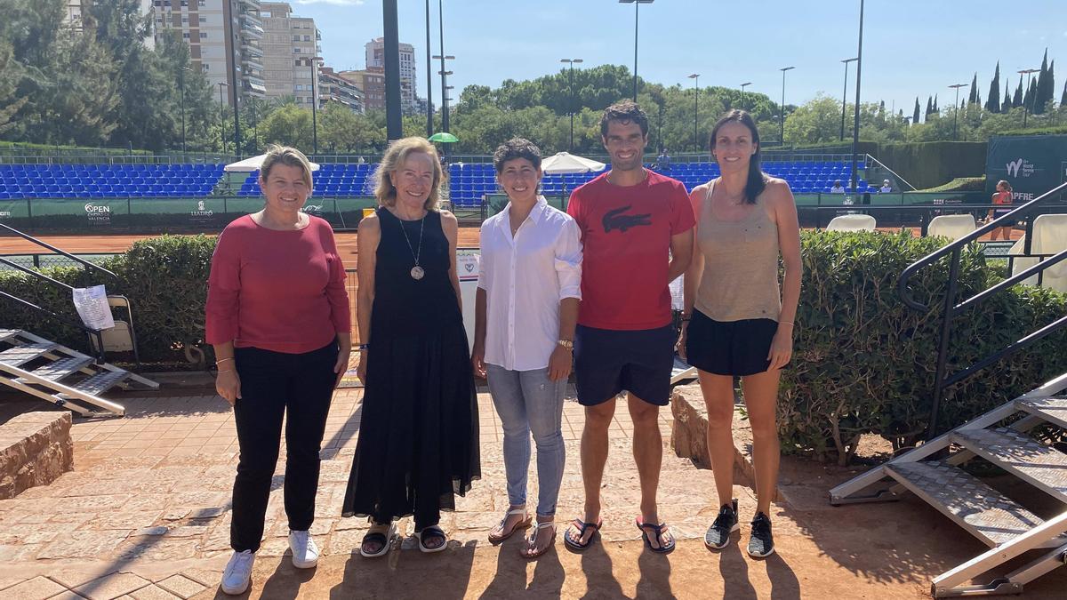 Ana Salas, Paz Zúnica, Carla Suárez, Pablo Andújar y Arantxa Parra, en el CT Valencia