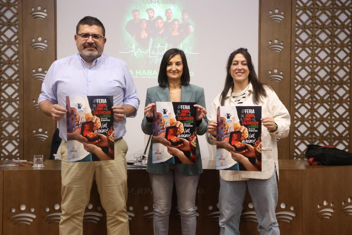José González, Ana Belén Vals y Leticia Quintana, en la presentación.