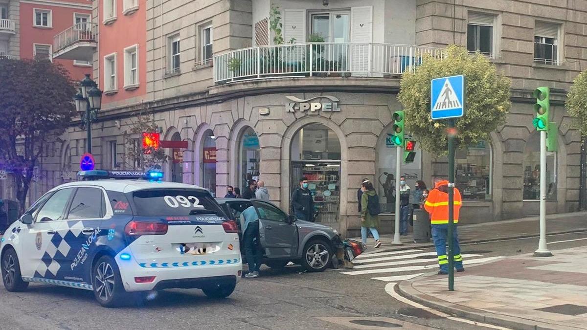 El accidente se produjo en el cruce de Gran Vía con la calle Salamanca. // FDV