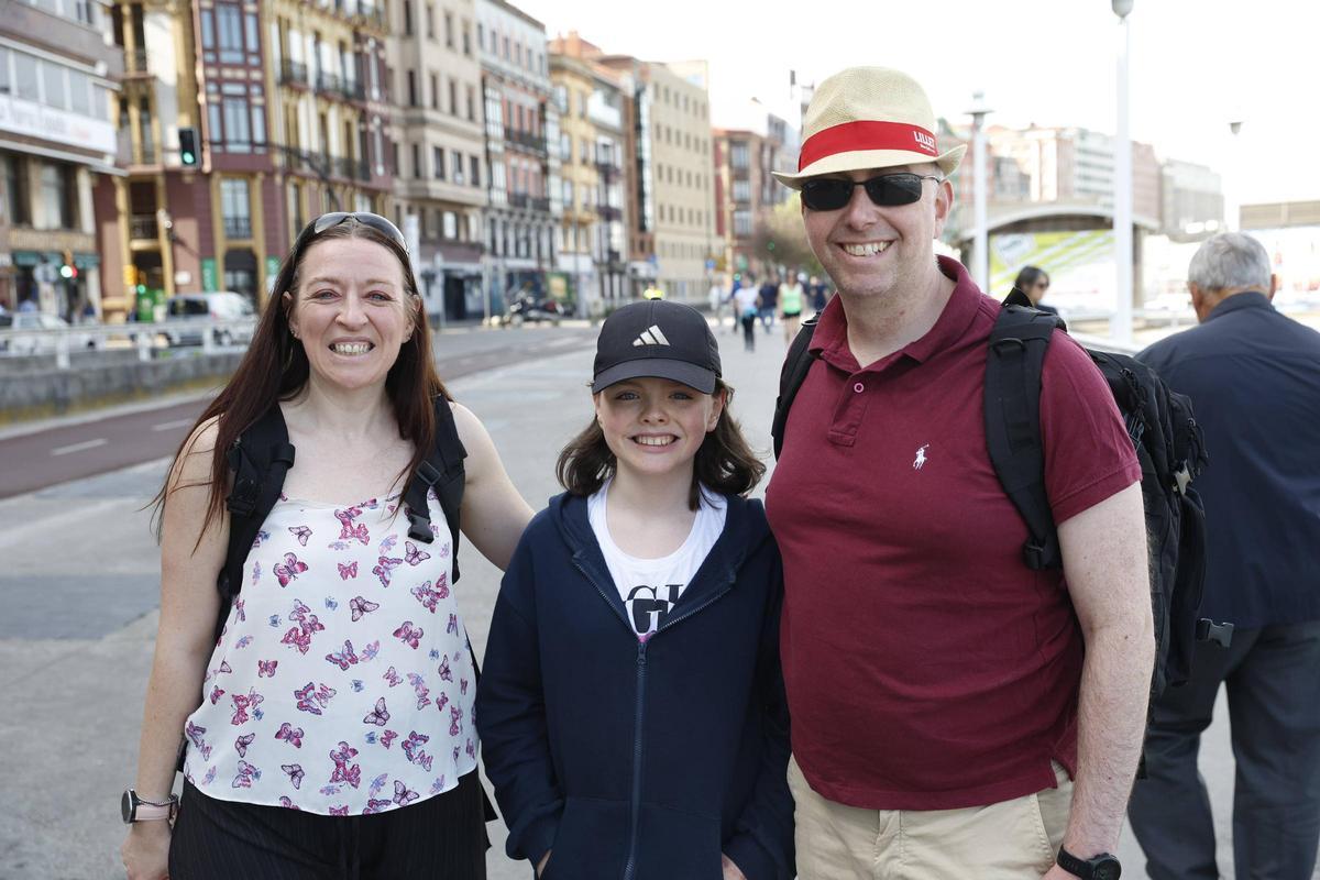 Gijón recibe a los primeros cruceristas de la temporada (en imágenes)