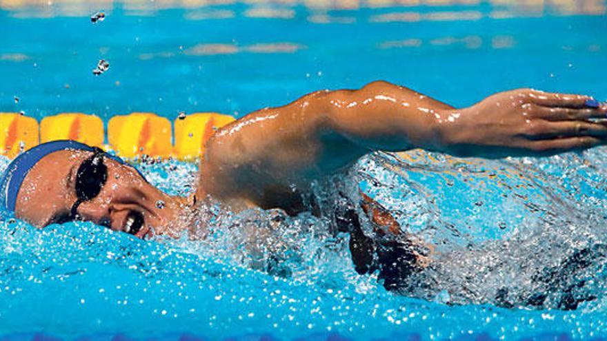 El atleta Javier Gómez Noya tras proclamarse vencedor en la prueba del Campeonato de España.