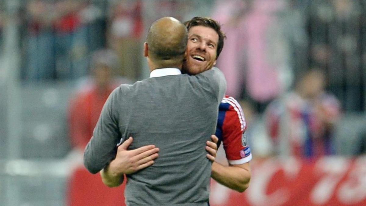 Guardiola y Alonso en su etapa conjunta en el Bayern