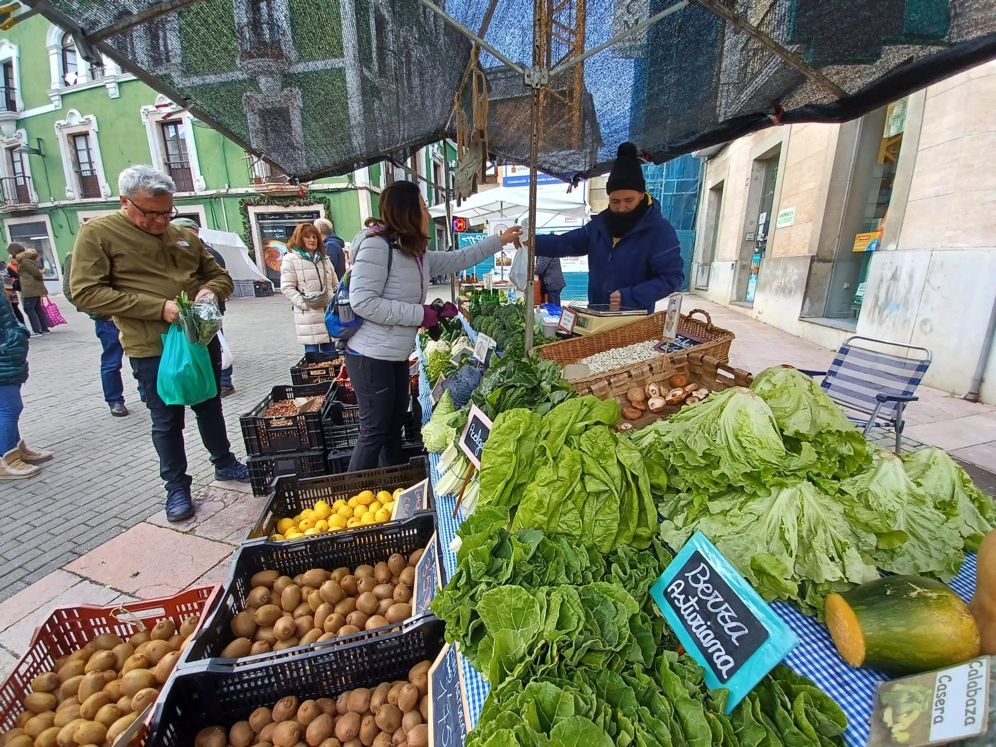 Ayer y hoy del Mercado Tradicional de Grado, flamante "Moscón de Oro" 2024