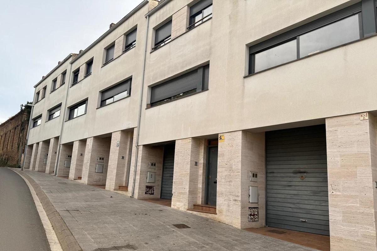 Ajornen el desnonament d'un ocupa conflictiu de la Bisbal d'Empordà que acumula més de 150 actuacions policials