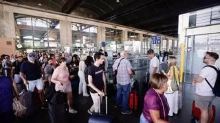 Adif licita la reordenación del embarque en la estación de Córdoba para reducir colas