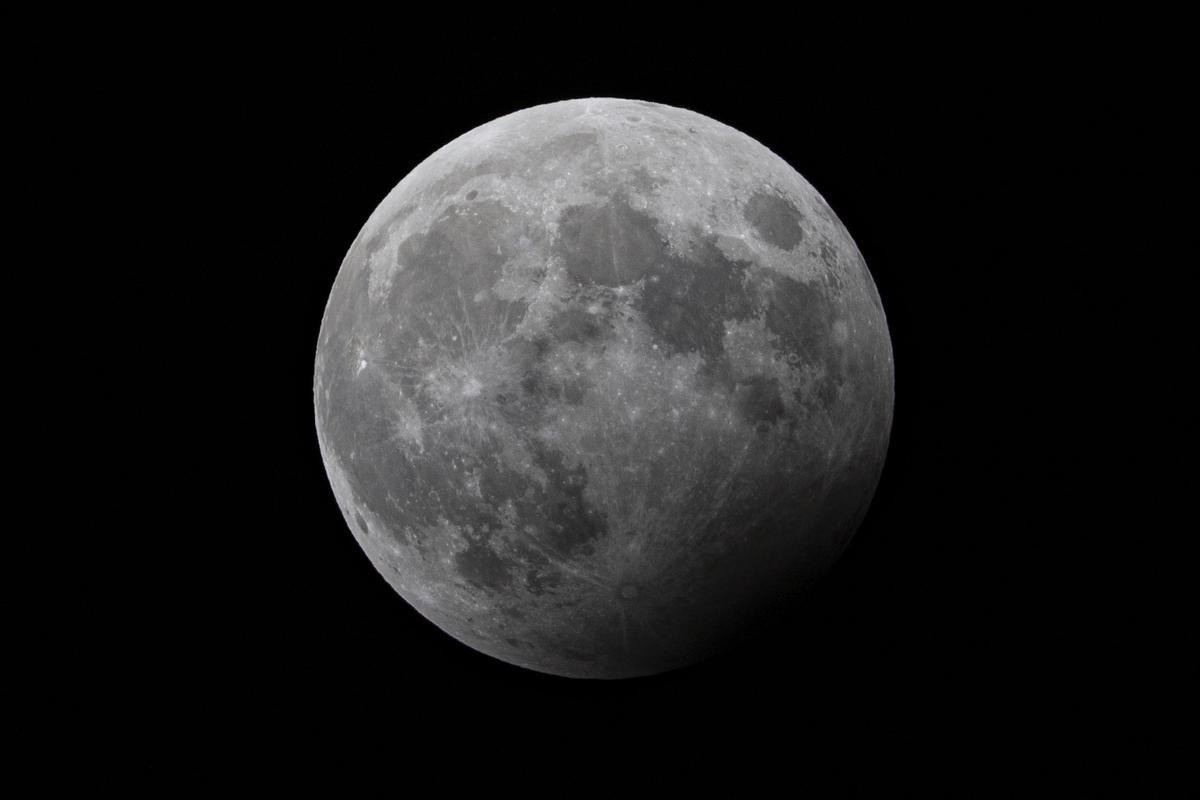 La ocultación de la luna alcanzó el 12% .