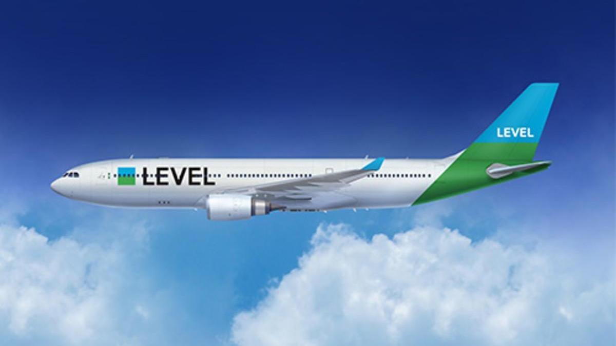 Un avión de la compañía Level, filial de bajo coste del grupo IAG