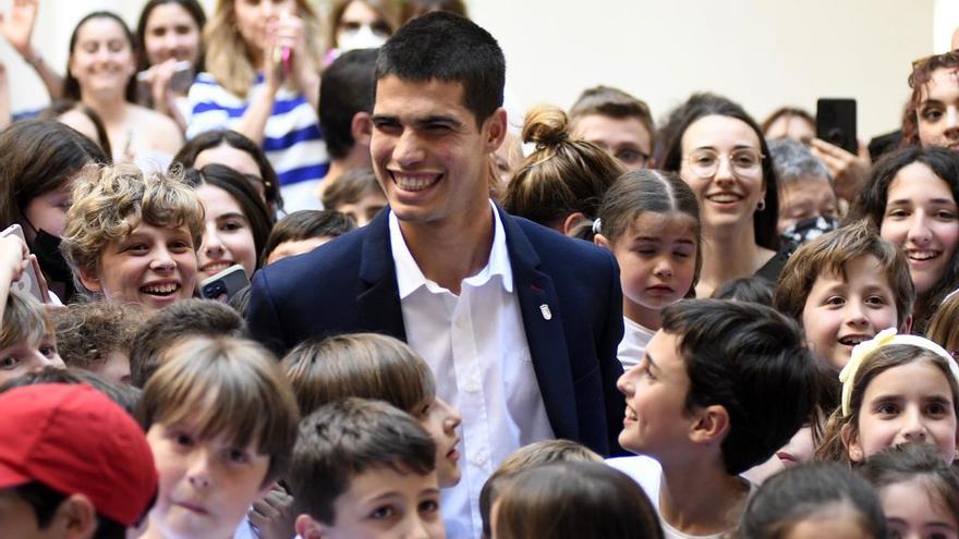 Carlos Alcaraz, en el recibimiento oficial tras su victoria en el Masters de Madrid