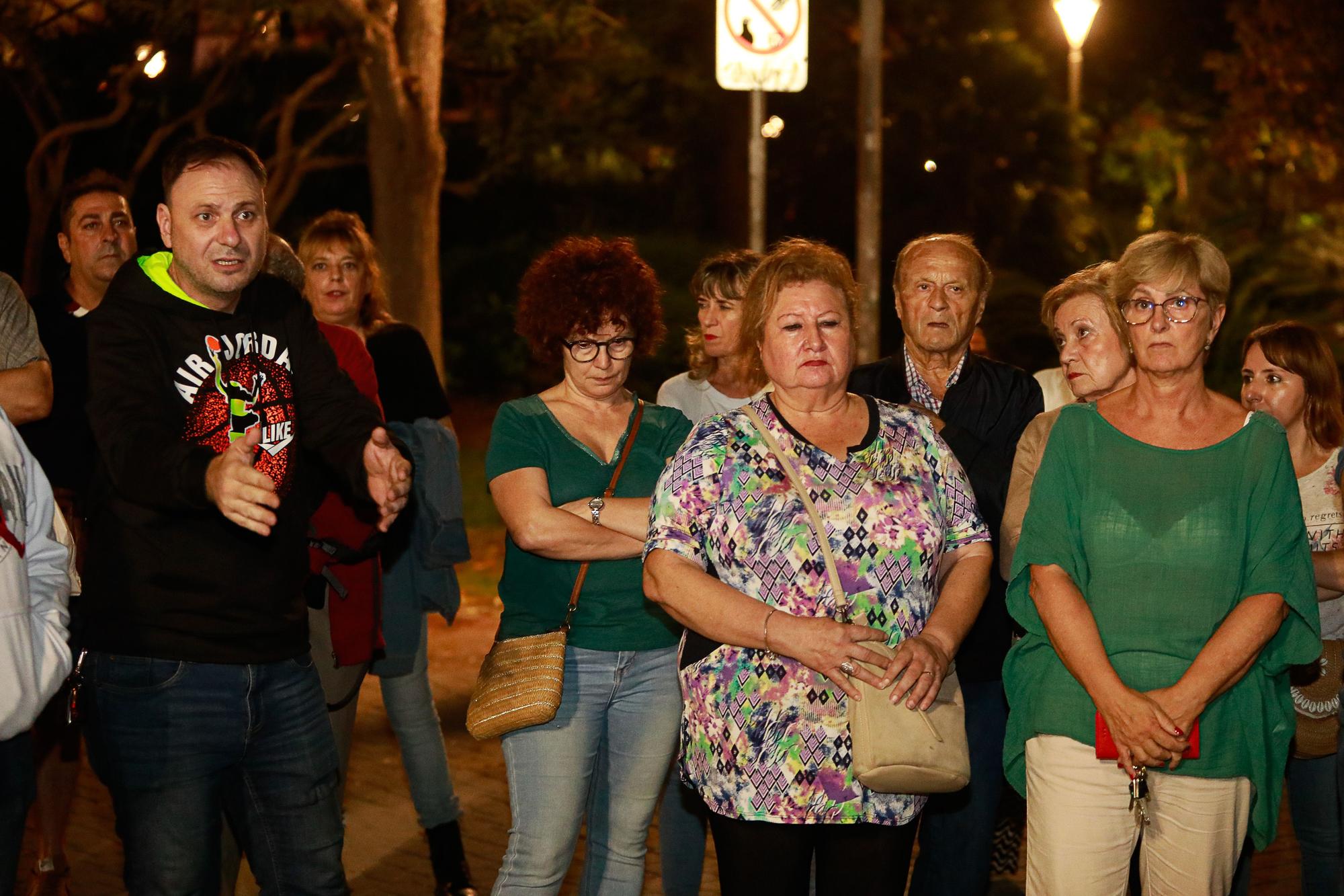 Comerciantes afectados por las obras de la avenida Isidor Macabich exigen ayudas al Ayuntamiento para compensar las pérdidas económicas