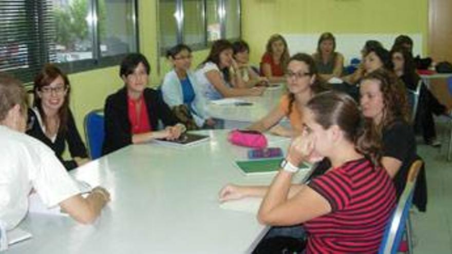 El Ayuntamiento promueve por segundo año los cursos de verano intensivos de inglés en el Casal Jove
