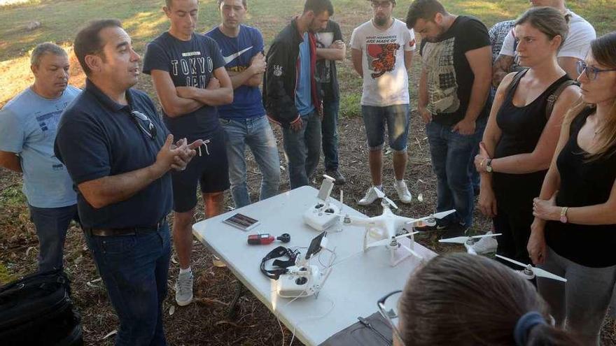 Alumnos del curso de drones que se desarrolla en Vista Real. // Noé Parga
