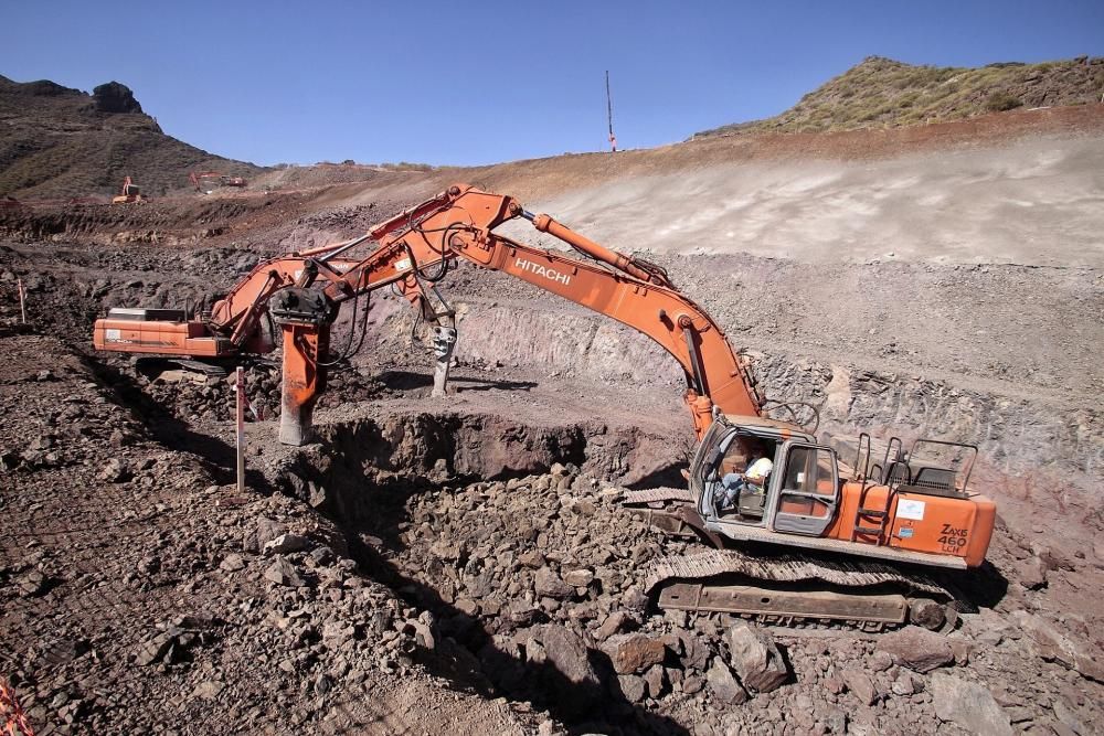 Inicio de la excavación del túnel de Erjos.