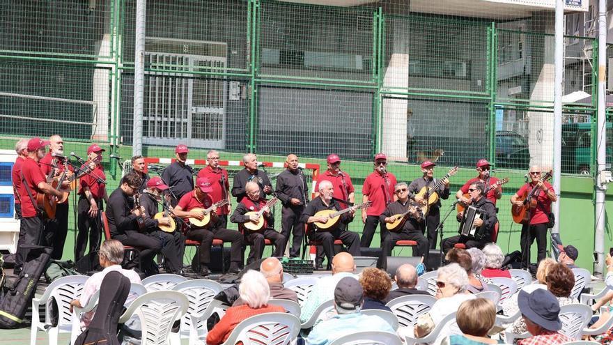 El barrio de la Sagrada Familia en A Coruña presenta sus tres días de fiesta: música en directo, pulpeira y fiesta de espuma
