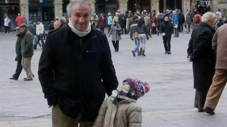 El padre de Nadia intentó organizar la huida de la familia al saberse investigado