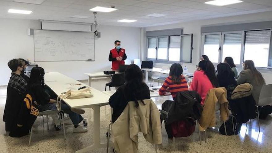 Curso de formación en Cruz Roja Pontevedra.  | // C.R.