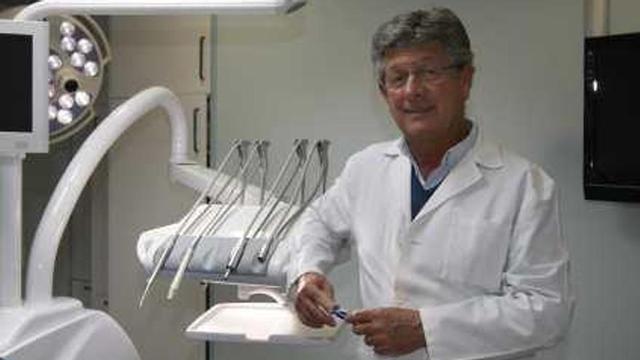 El doctor Gross asegura que, pese a la crisis, ellos colaboran con sus pacientes.