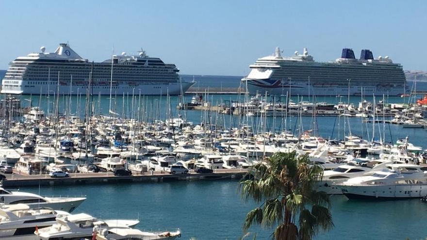 Más de cinco mil turistas visitan Alicante en una nueva jornada con dos cruceros