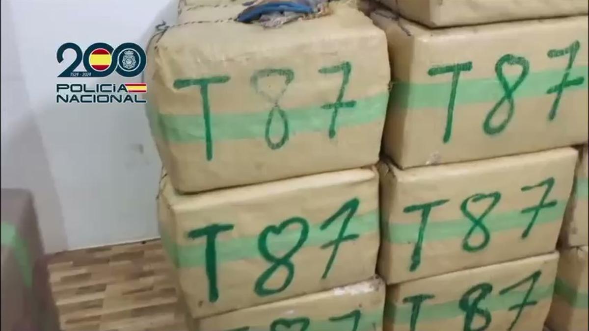 Así ha sido el momento en el que la Policía Nacional ha interceptado por primera vez en España un alijo de pastillas de heroína