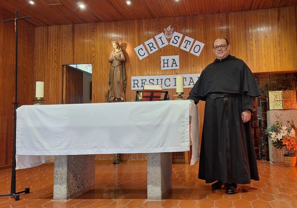 Justo Díaz en la capilla del Colegio Los Olivos