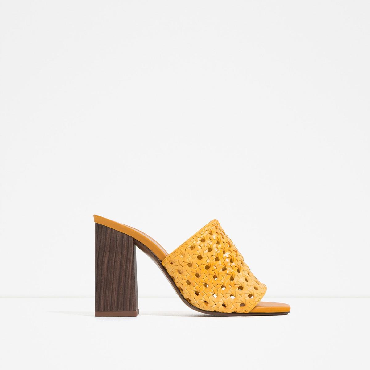 Mules para el verano, trenzadas de Zara (49,95€)