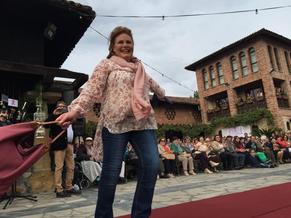 Desfile contra el cáncer en Cangas de Onís