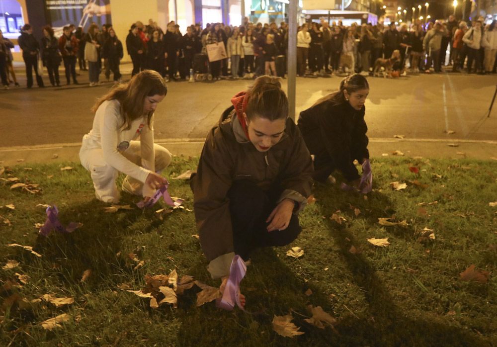 Sagunt grita contra la violencia machista el 25N