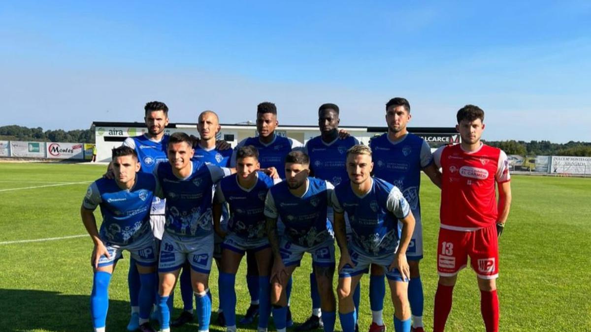 El once titular del Ourense CF en Taboadela, ayer.  | //FDV