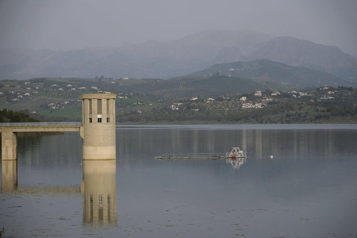 Desembalse de La Viñuela Desembalse de La Viñuela