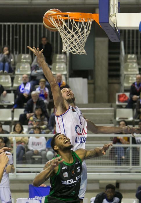 El equipo alicantino gana por 77-56 tras sentenciar con un parcial de 21-0 en solo cinco minutos