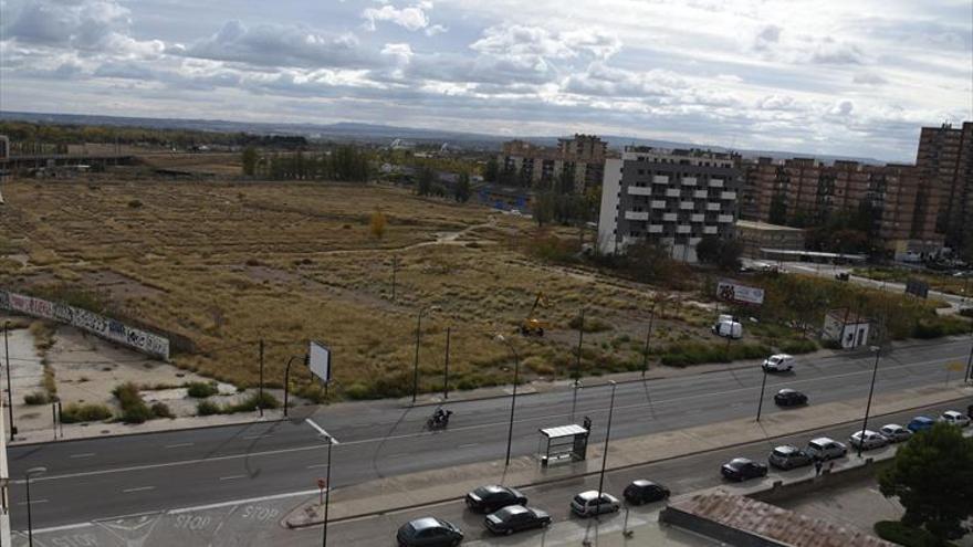 Los suelos de la avenida Cataluña despegan antes de su renovación