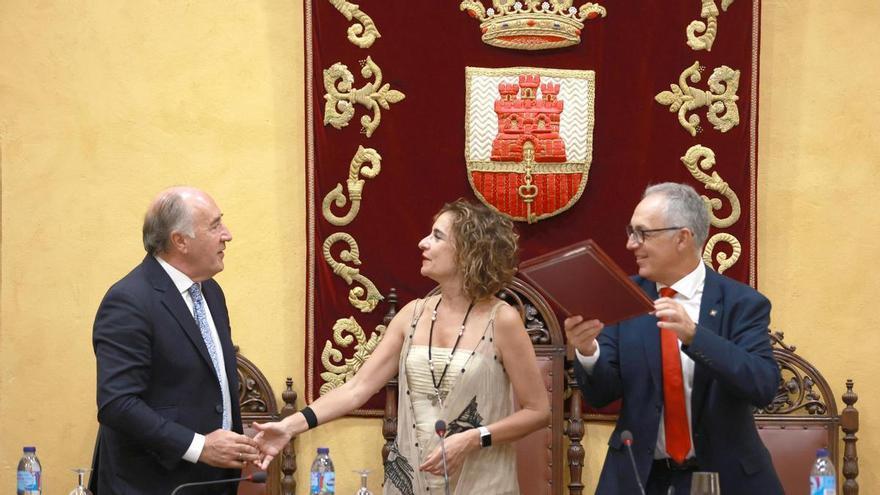 El alcalde de Algeciras reclama a Montero una indemnización de 200.000 euros por "injurias y calumnias"