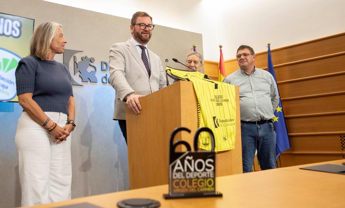 Antonio Martín toma la palabra en la presentación del acto.