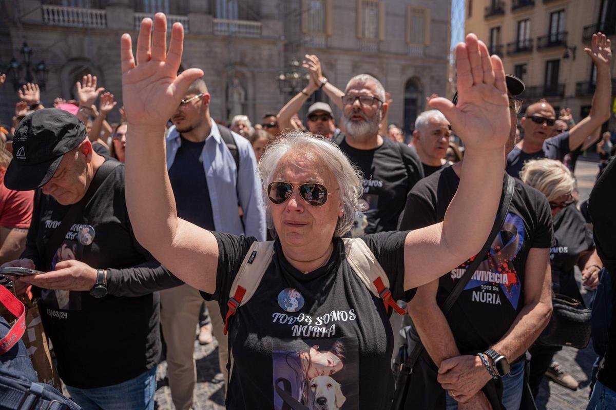 Trabajadores de prisiones se manifiestan en Barcelona para tener mayor seguridad.