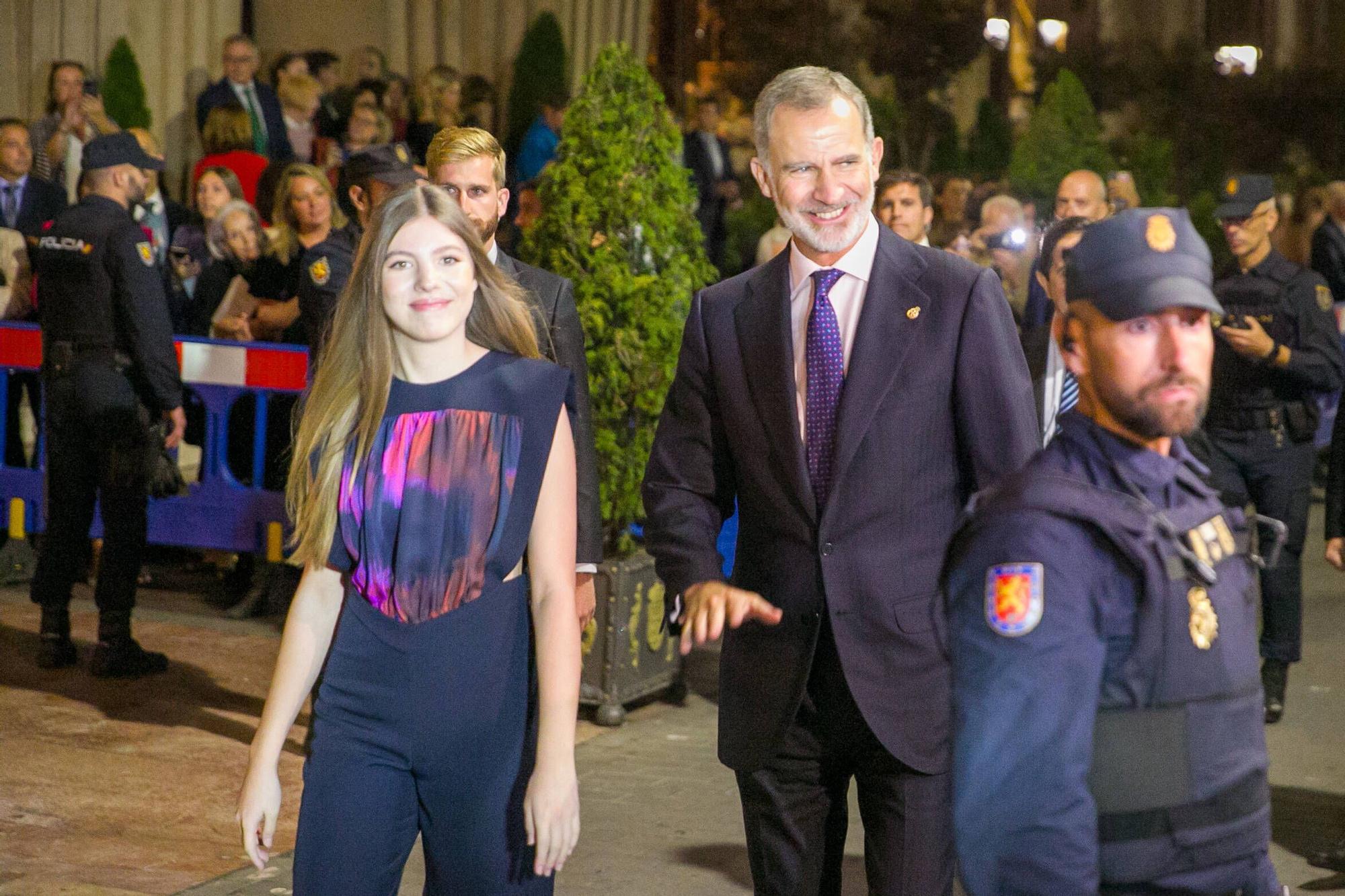 EN IMÁGENES: La Familia Real asiste en Oviedo al concierto de los premios "Princesa de Asturias"