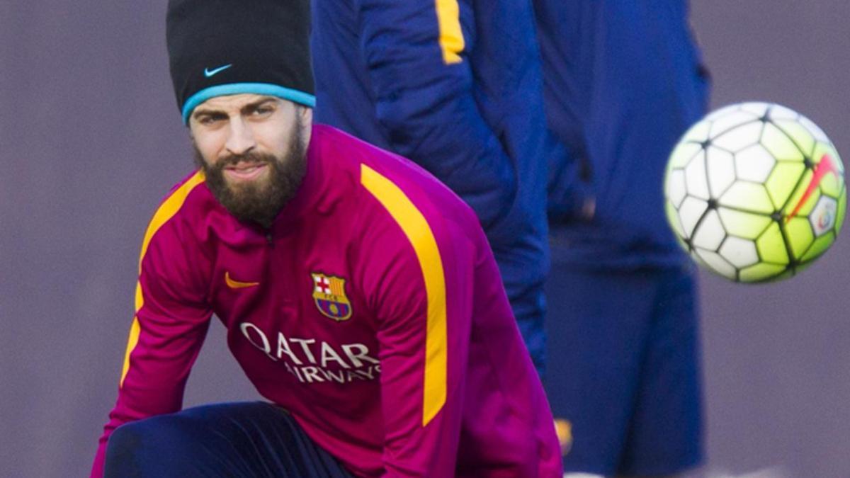 Gerard Piqué se 'picó' con Suárez en el entrenamiento del Barça