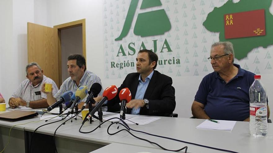 Vicente Carrión, Antonio Moreno y Alfonso Gálvez, ayer durante la rueda de prensa.