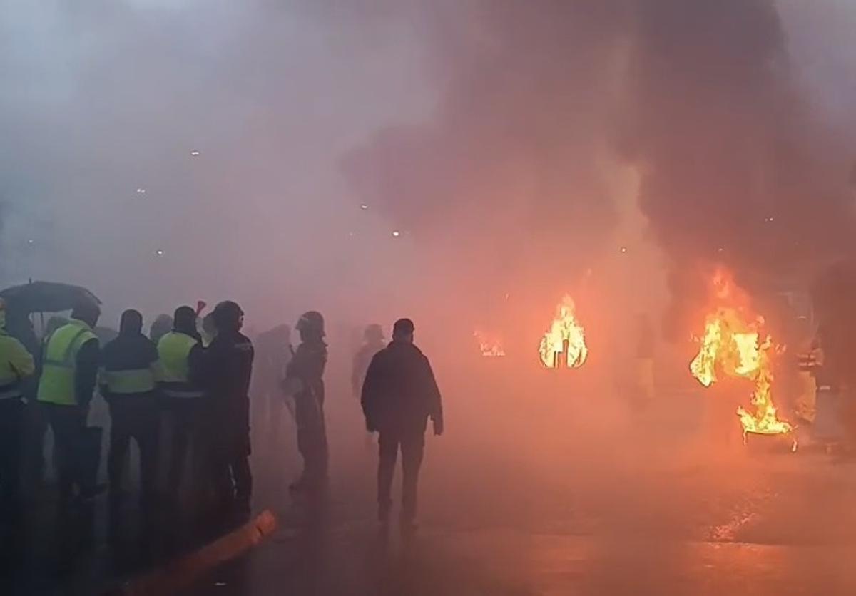 La protesta de la plantilla de Ence en Navia