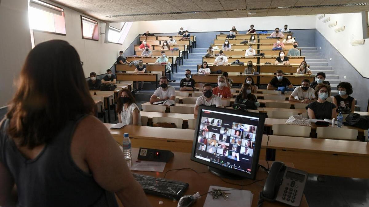 Alumnos de la Universidad de Murcia en un día de clase. ISRAEL SÁNCHEZ.