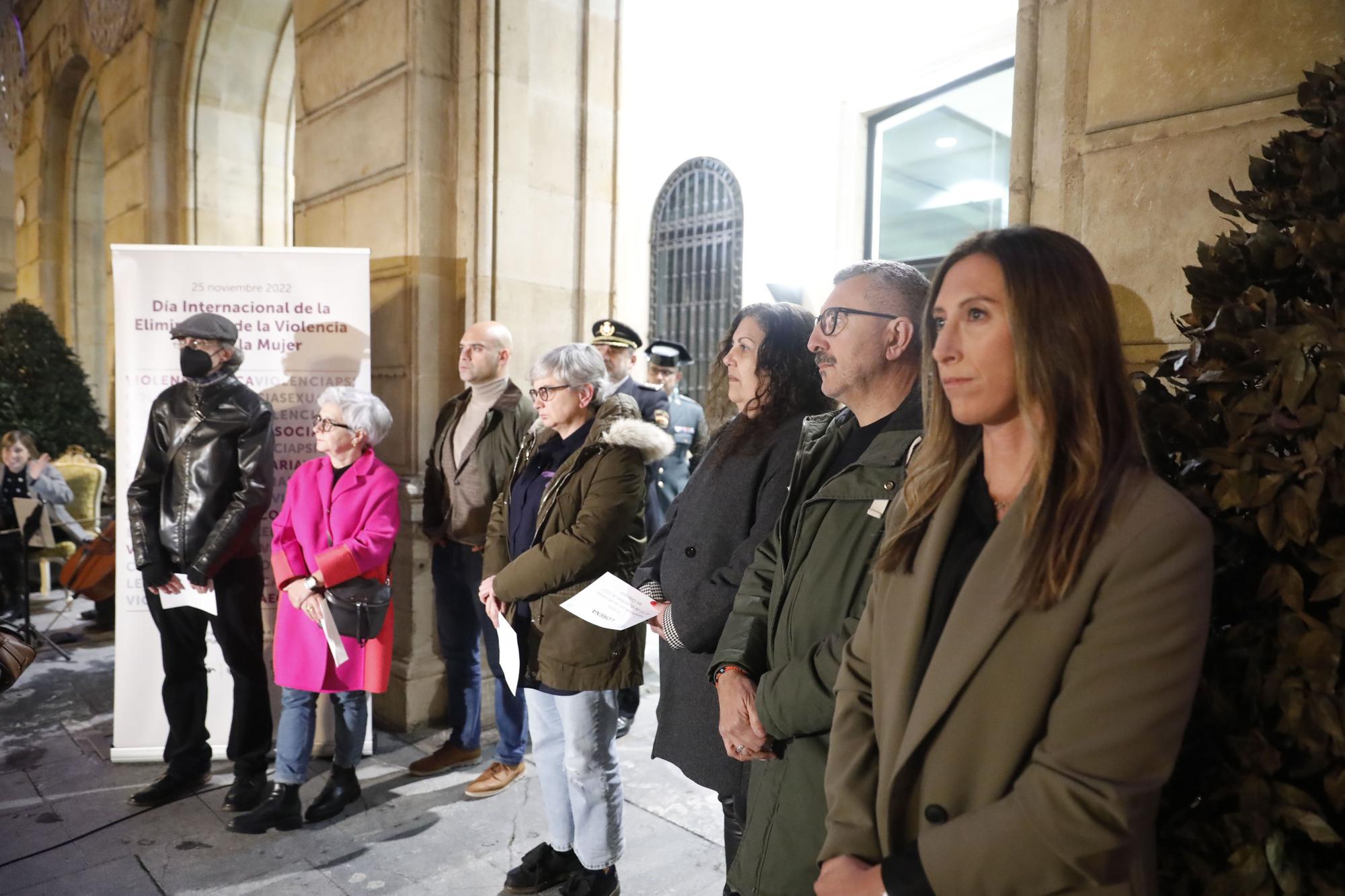 En imágenes: Gijón se cita en la plaza Mayor por el Día Internacional de la Eliminación de la Violencia contra las Mujeres