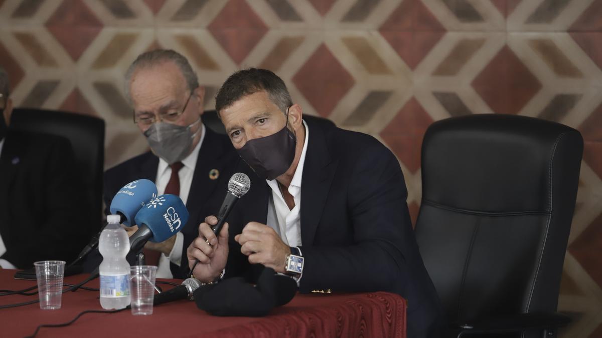 Antonio Banderas interviene en la Cátedra de Estudios Cofrades de la UMA