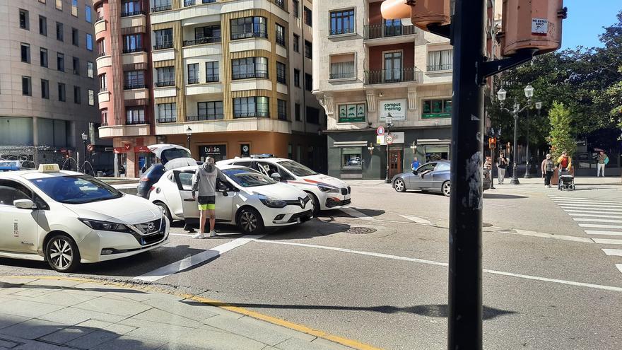 Intervienen drogas y dos armas de aire comprimido a unos jóvenes en Gijón