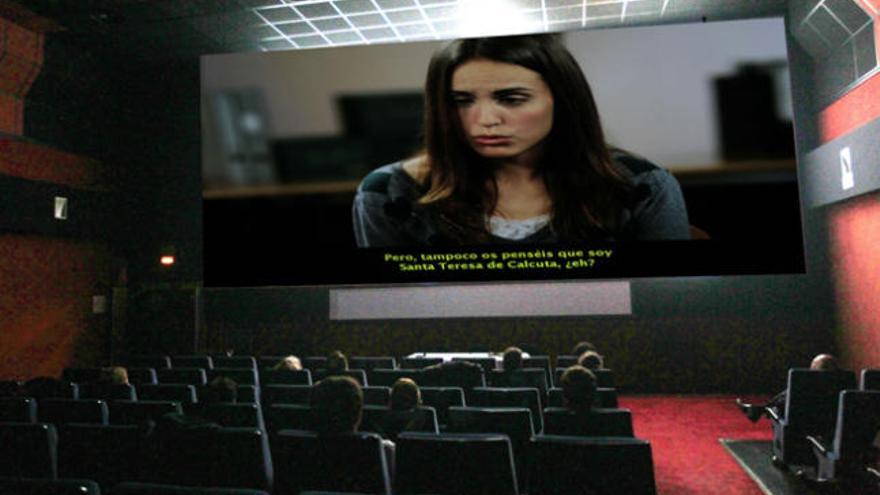 Espectadores en una sala de cine.