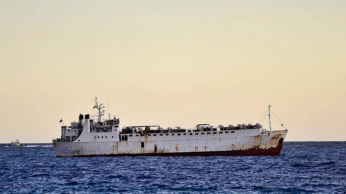 El Kharim Allah en la tarde de ayer, frente al Puerto de Cartagena.